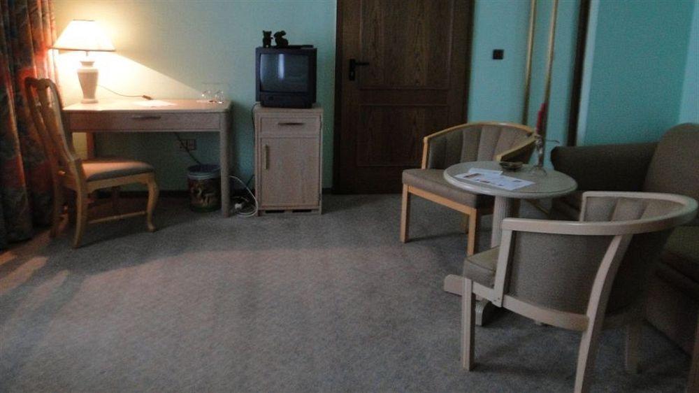 Hotel Dallgow Extérieur photo