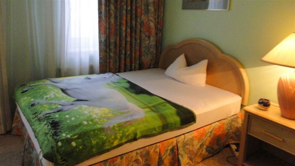 Hotel Dallgow Extérieur photo