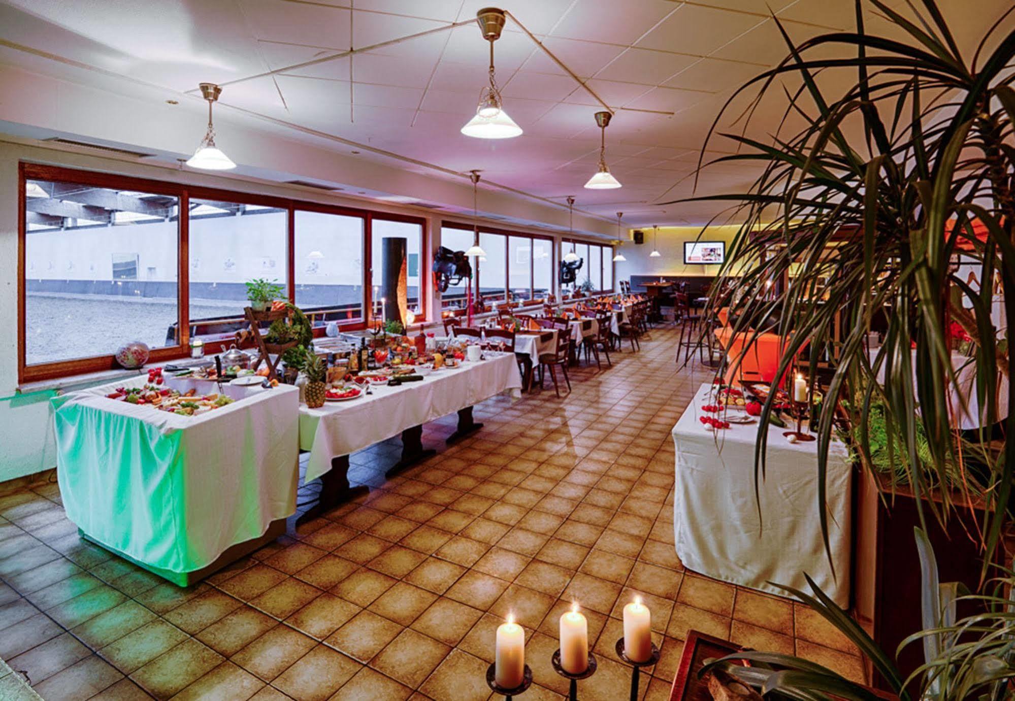 Hotel Dallgow Extérieur photo