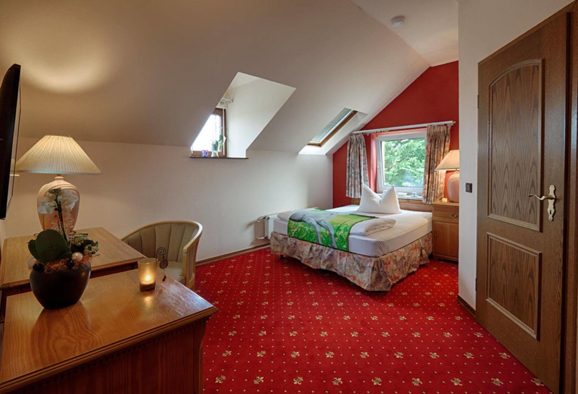 Hotel Dallgow Extérieur photo